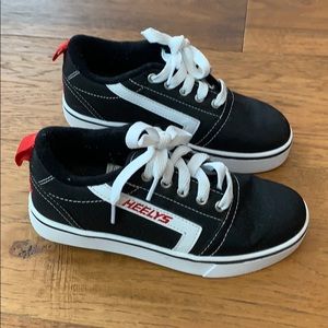 Heelys black and red youth 3